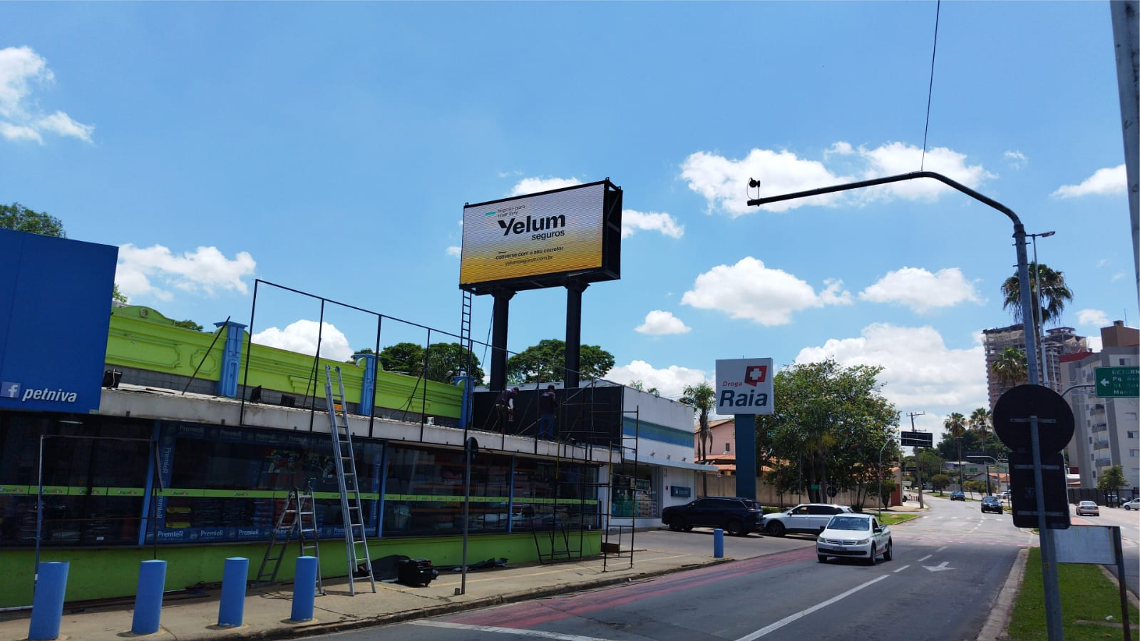 Campanha publicitária em painel de LED